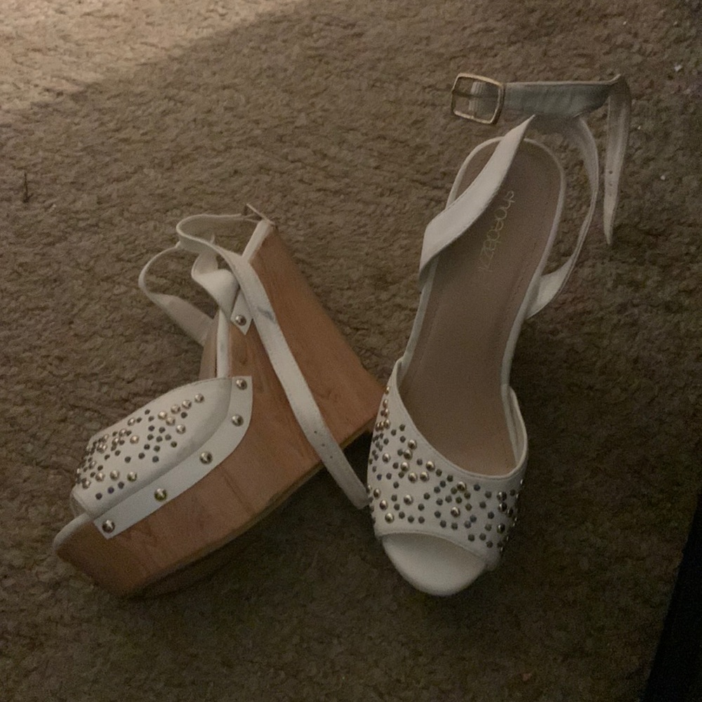 Shoe dazzle heels